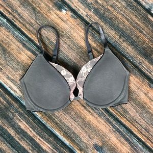 5/$25 Victoria’s Secret bra